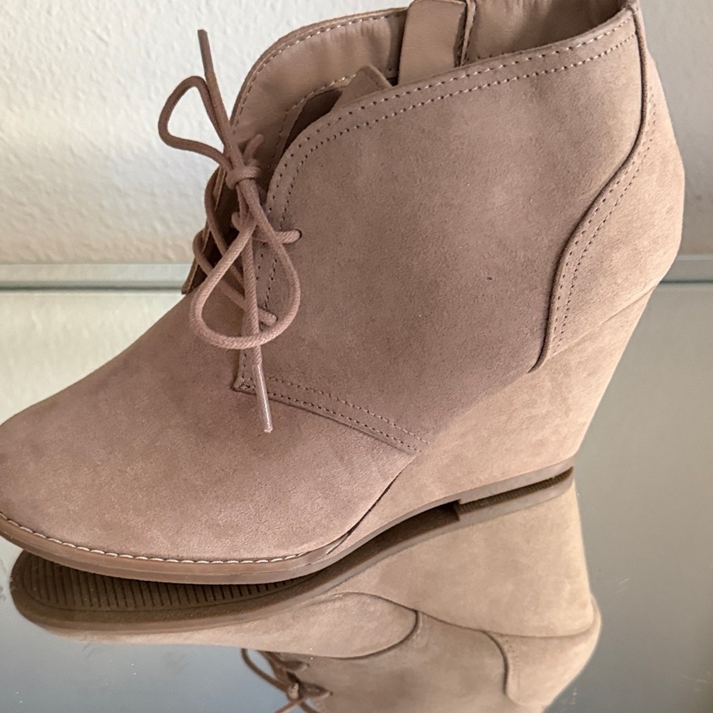 Universal Thread Women's Blush Wedge Booties
